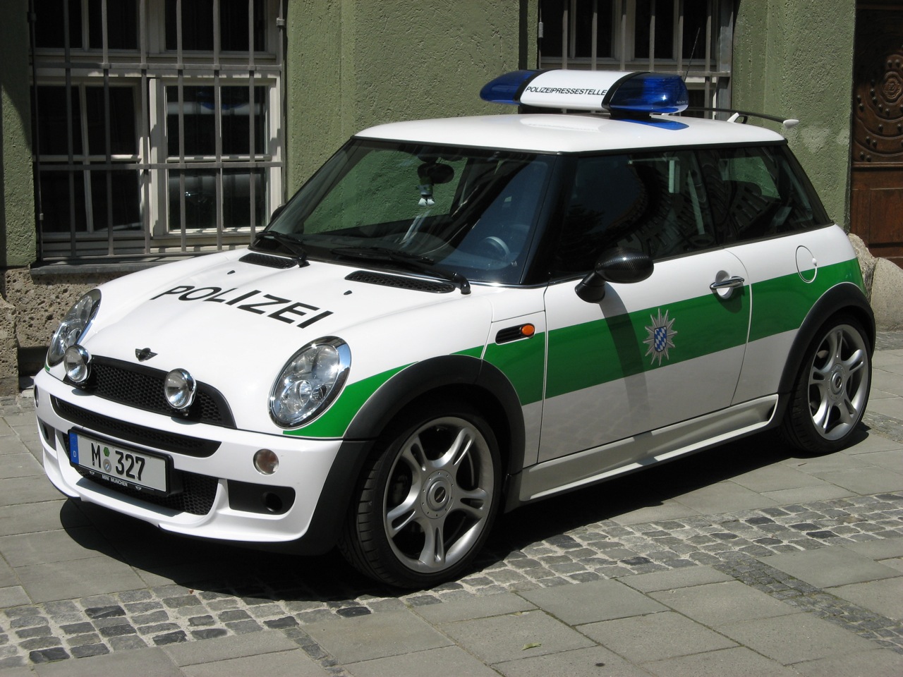 mini cooper.jpg