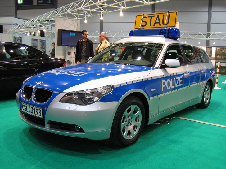 163-24-bmw-polizei-545i-touring-res-728.jpg